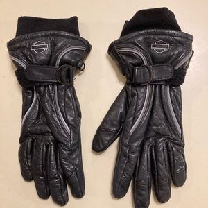Women’s leather Harley Davidson gloves Medium. Worn twice.